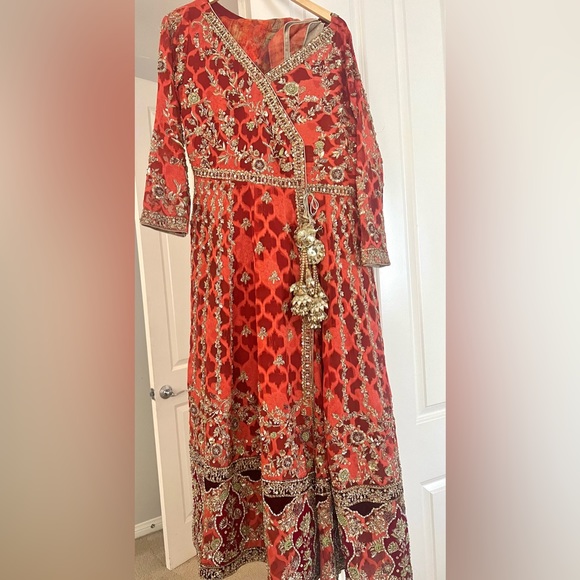 Pakistani wedding lehnga - Picture 3 of 3